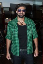 Chetan Hansraj with the cast of Shootout At Wadala at the launch of gym calles Red Gym in khar on 1st May 2012 (29).JPG